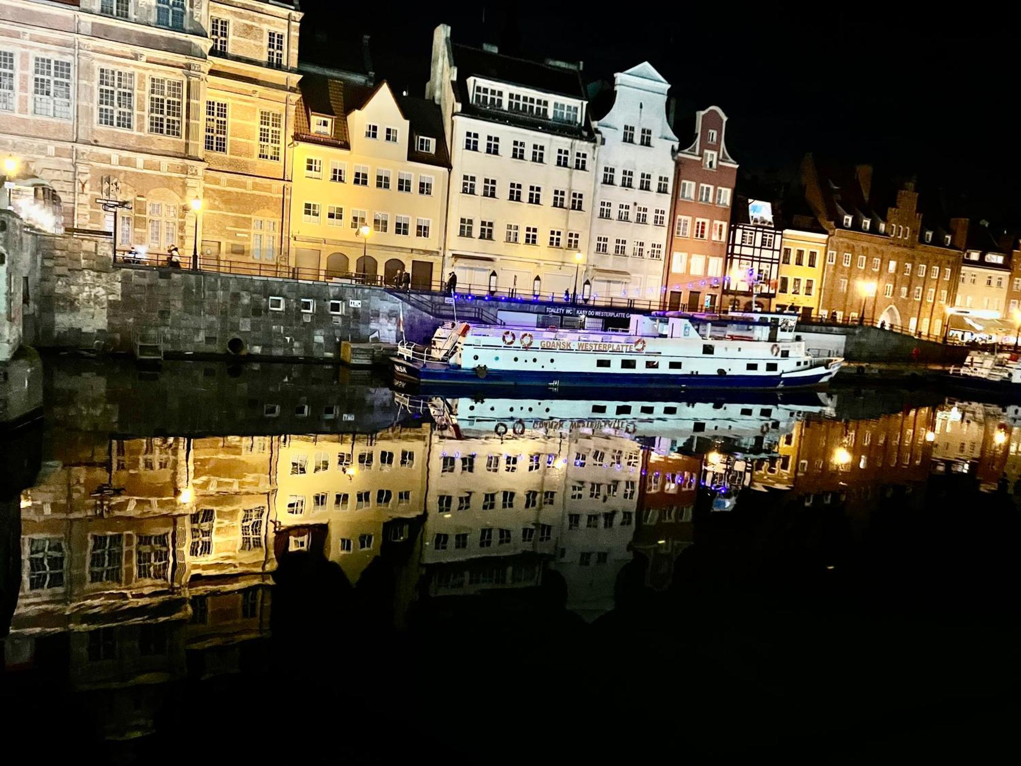 Baltic Riviera Apartments - Luxurious Apartment With Patio And River View Gdansk Dış mekan fotoğraf